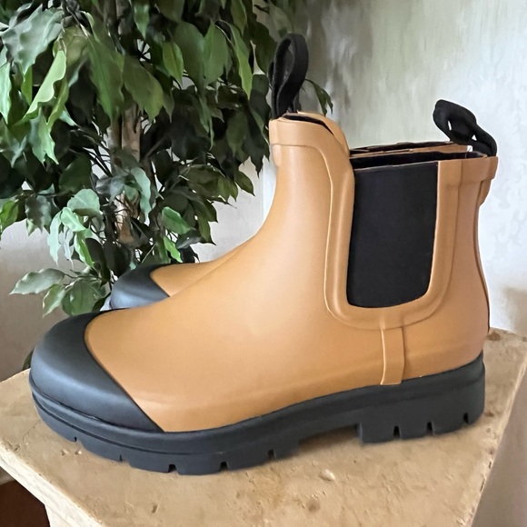 everlane rubber boots